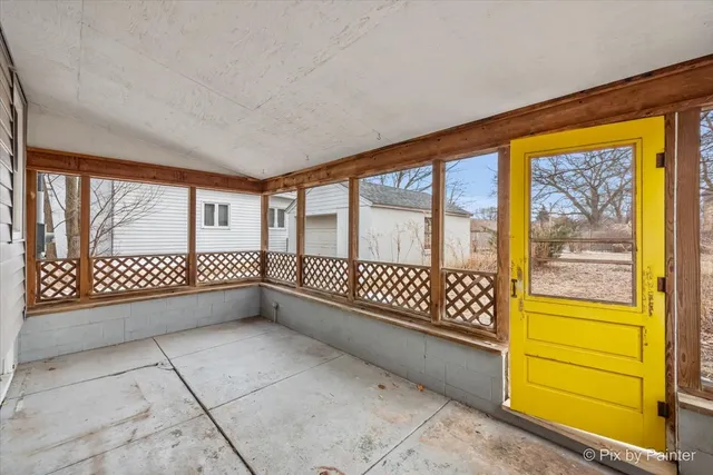 $250,000 | 1034 West New York Street, Aurora, IL 60506