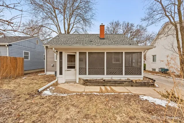 $250,000 | 1034 West New York Street, Aurora, IL 60506