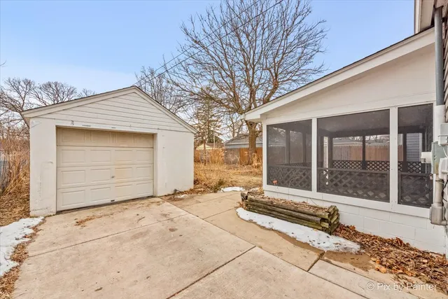 $250,000 | 1034 West New York Street, Aurora, IL 60506