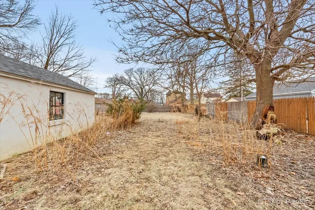 $250,000 | 1034 West New York Street, Aurora, IL 60506