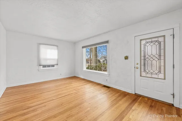 $250,000 | 1034 West New York Street, Aurora, IL 60506