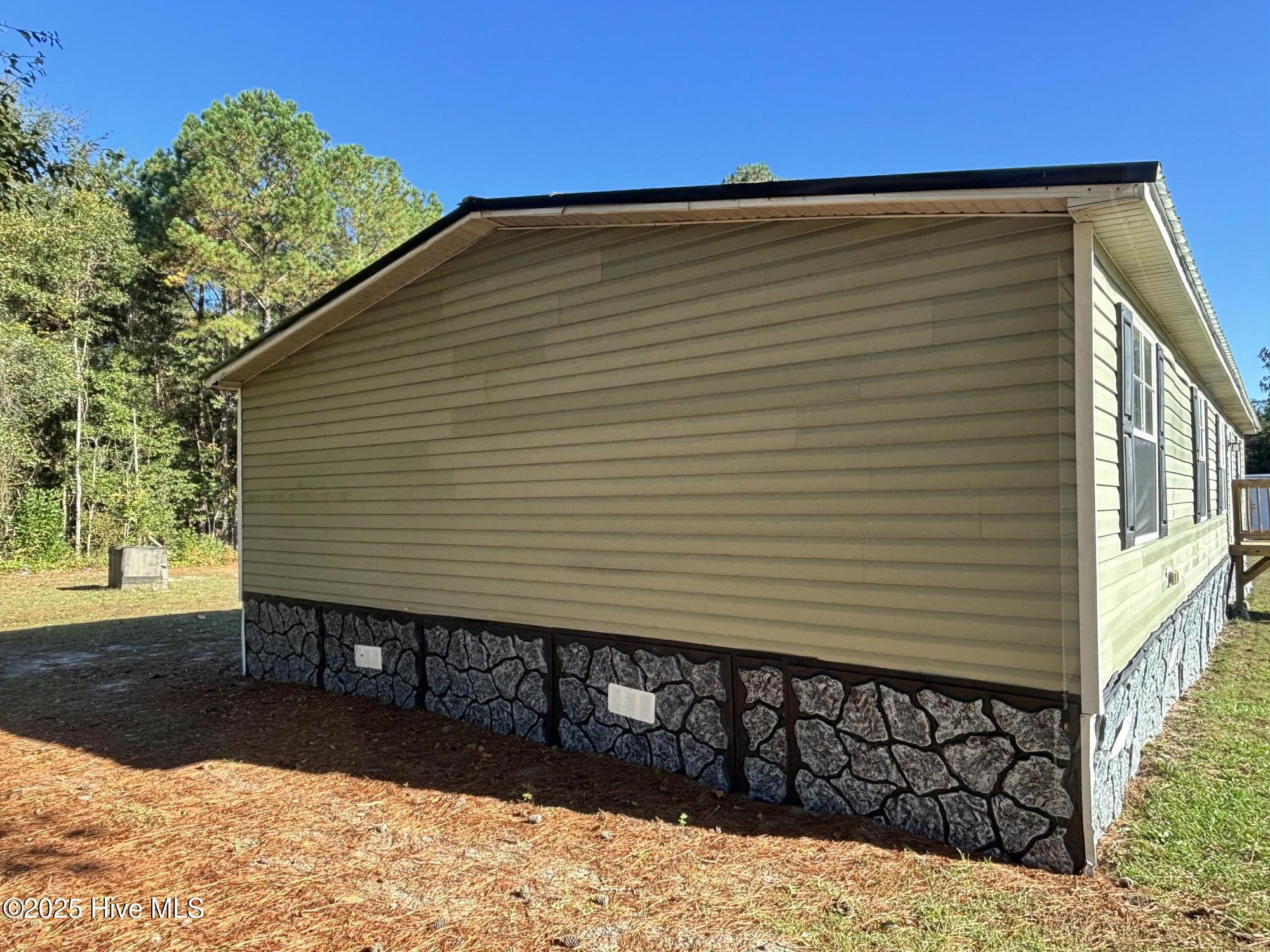 367 Hood Lane Clinton, NC 28328 - Photo 3 of 21 IMG_5744