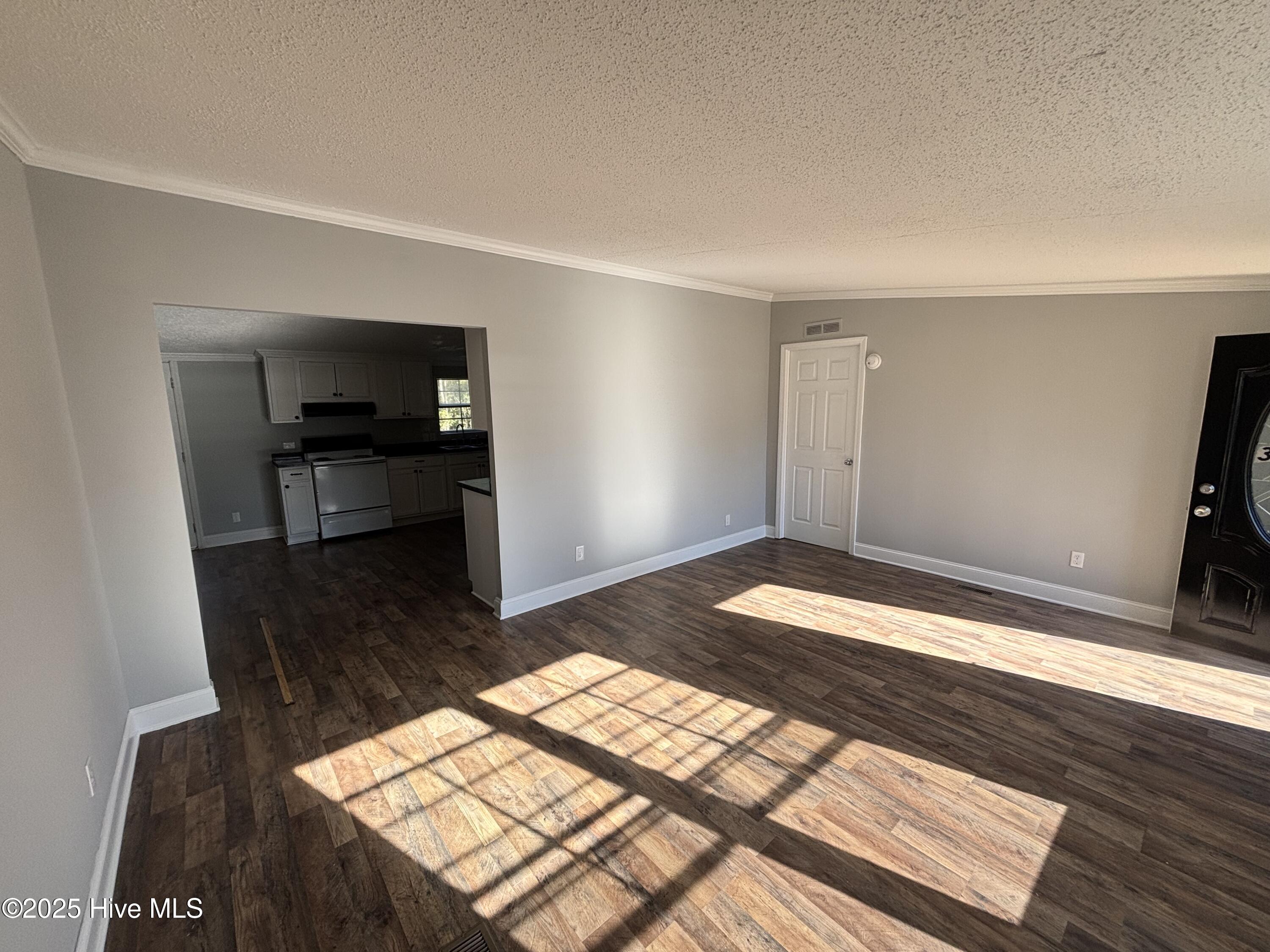 367 Hood Lane Clinton, NC 28328 - Photo 8 of 21 IMG_5747