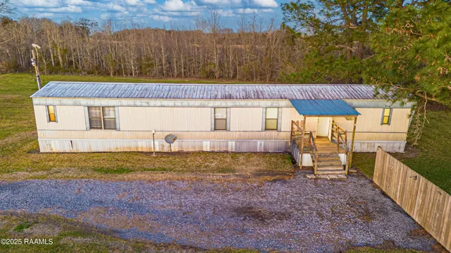 $900 | 7114 West Highway 90, New Iberia, LA 70560