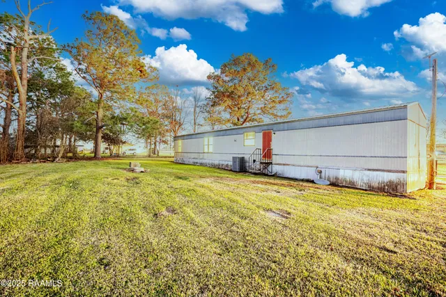 $900 | 7114 West Highway 90, New Iberia, LA 70560