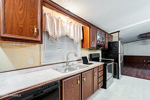 $900 | 7114 West Highway 90, New Iberia, LA 70560