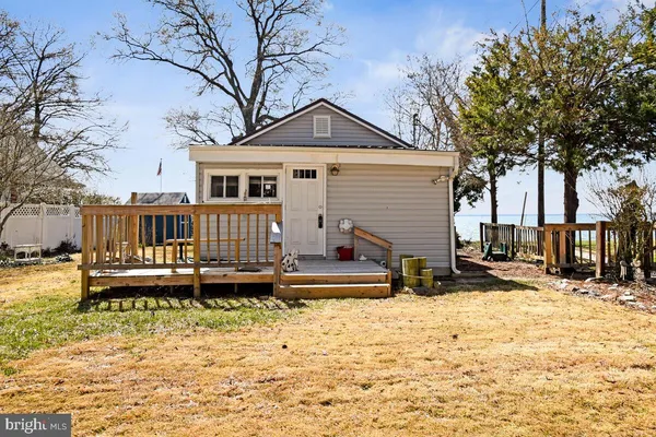 $293,000 | 15401 Potomac River Drive, Cobb Island, MD 20625