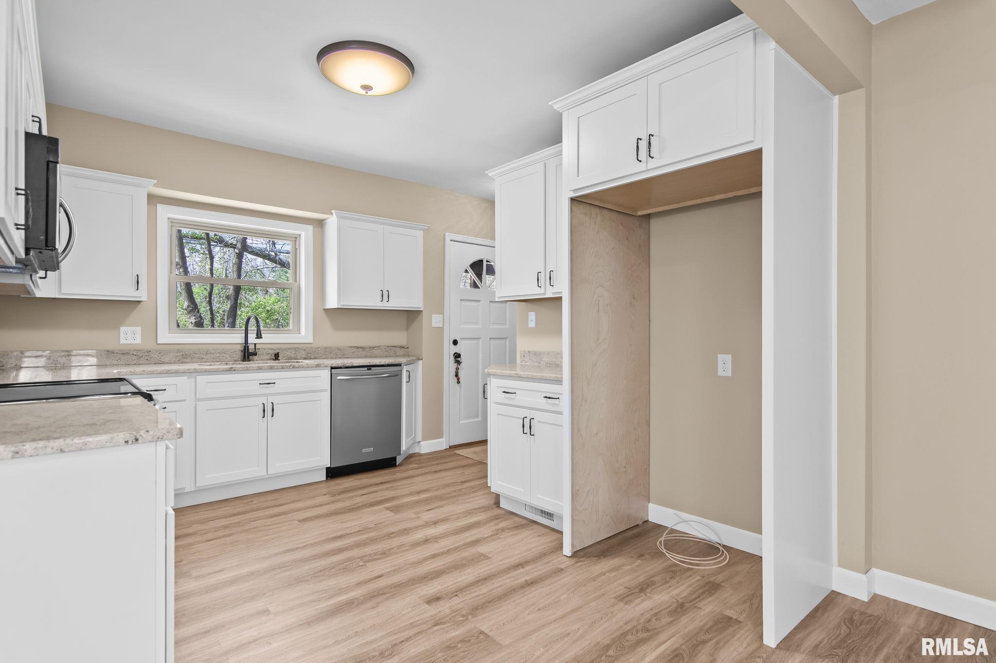 820 West Lake Shore Drive Springfield, IL 62712 - Photo 17 of 64