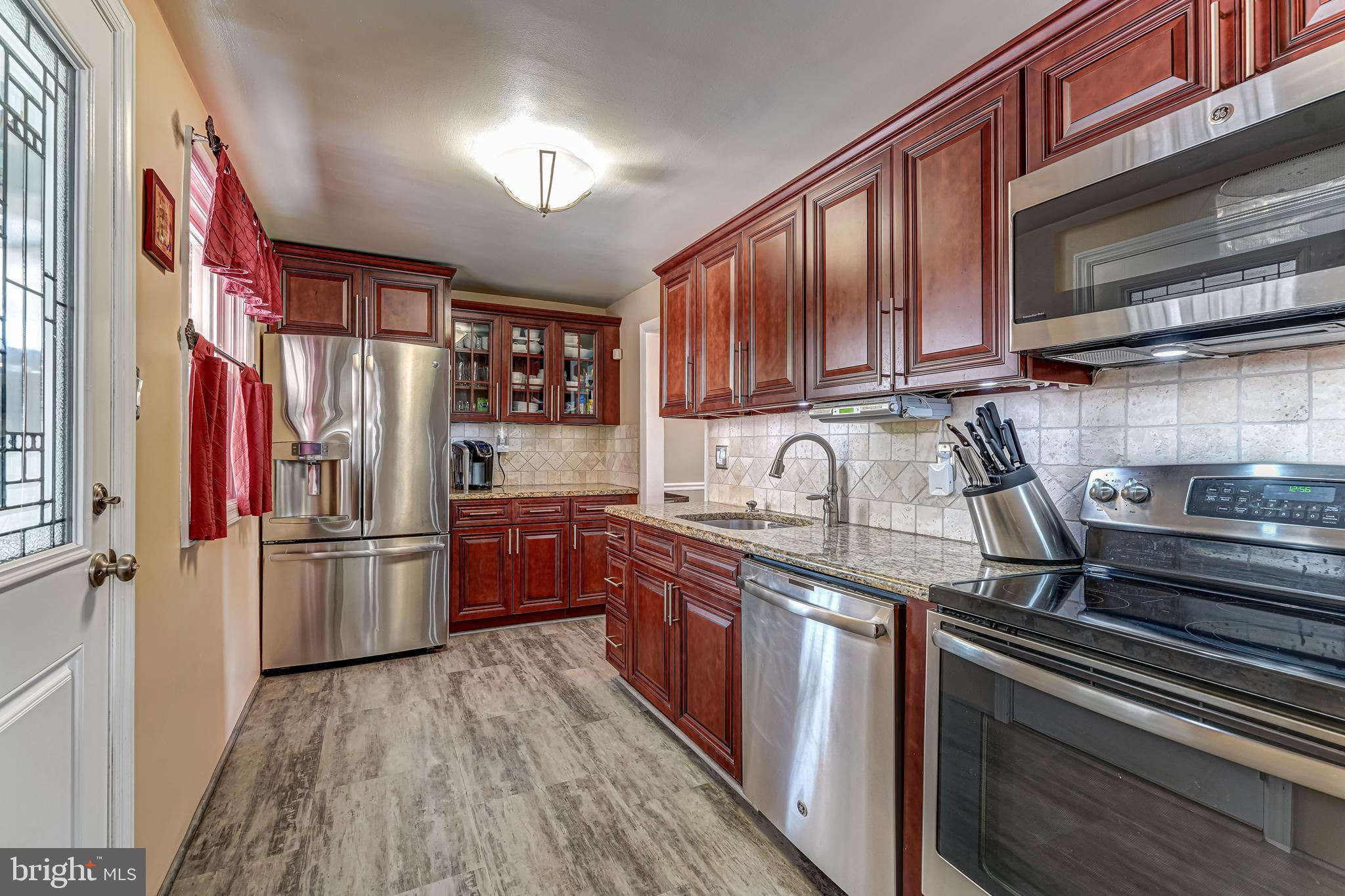 566 Scenic Road Springfield, PA 19064 - Photo 11 of 39 Kitchen