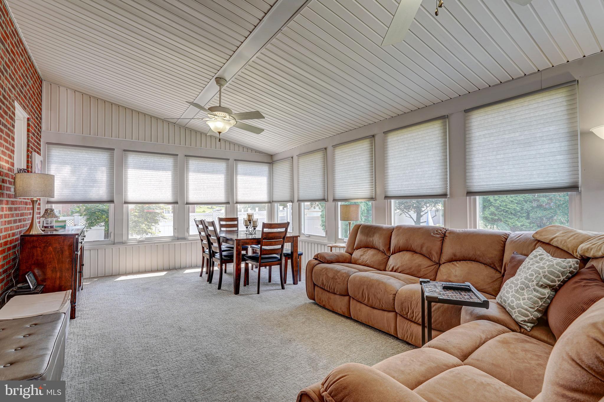 566 Scenic Road Springfield, PA 19064 - Photo 13 of 39 Family Room/Eat in