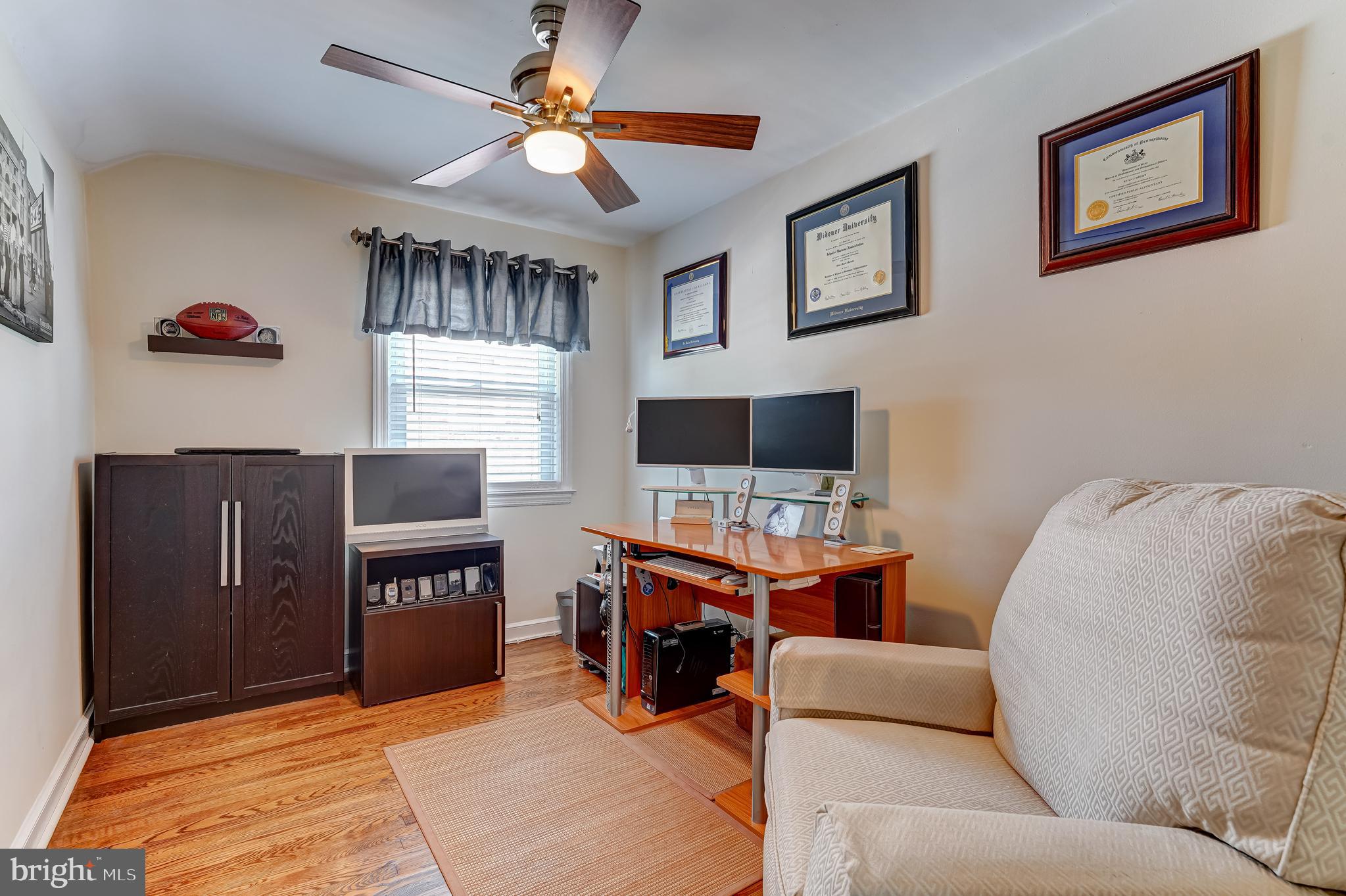 566 Scenic Road Springfield, PA 19064 - Photo 22 of 39 Bedroom 3