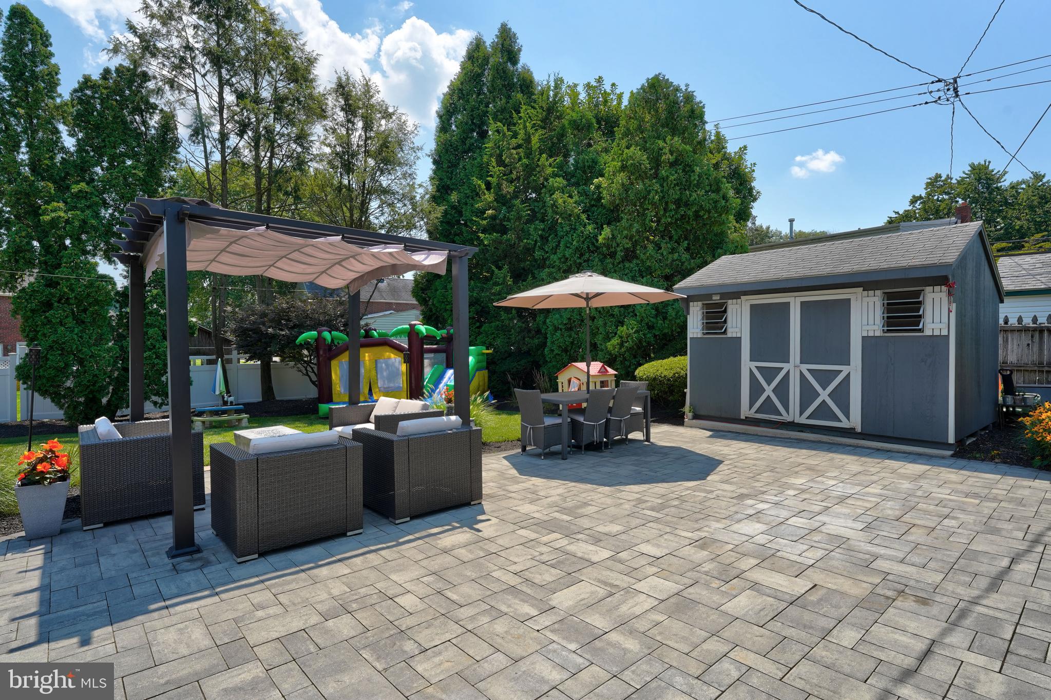 566 Scenic Road Springfield, PA 19064 - Photo 34 of 39 Hang out central