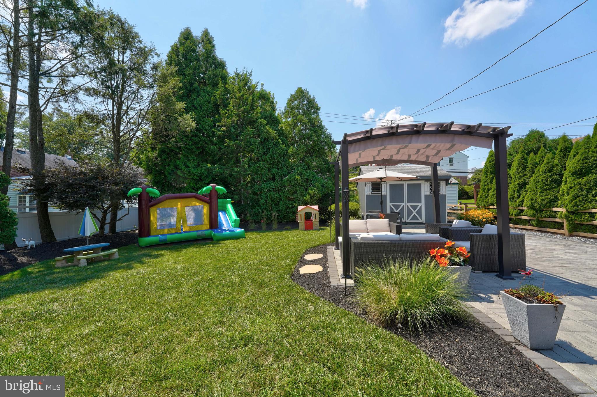 566 Scenic Road Springfield, PA 19064 - Photo 35 of 39 Rear yard