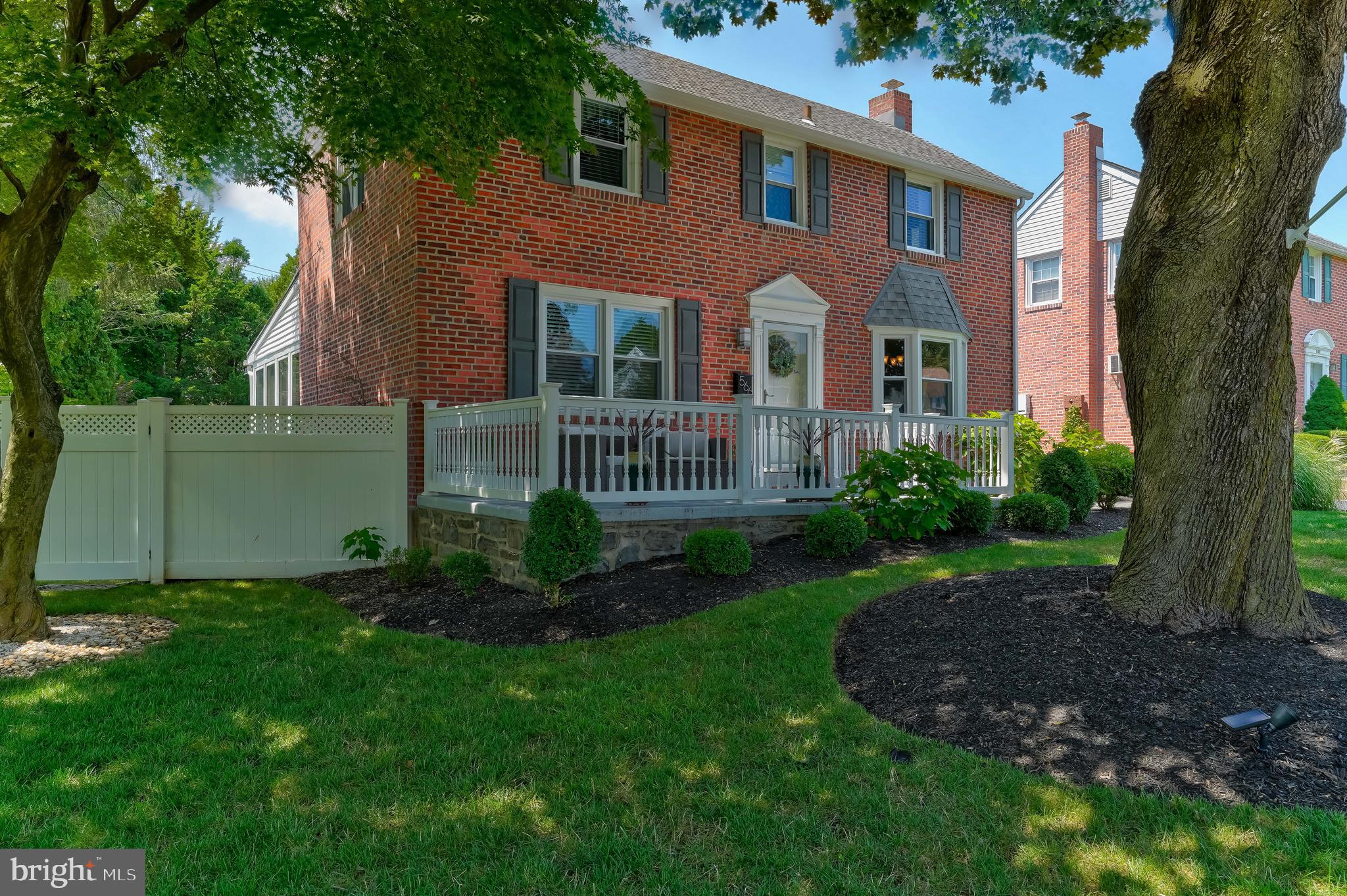 566 Scenic Road Springfield, PA 19064 - Photo 39 of 39 Front yard, privacy fence