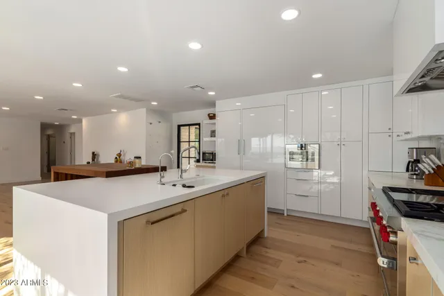 $20,000 | 5222 North Saddle Rock Drive, Phoenix, AZ 85018