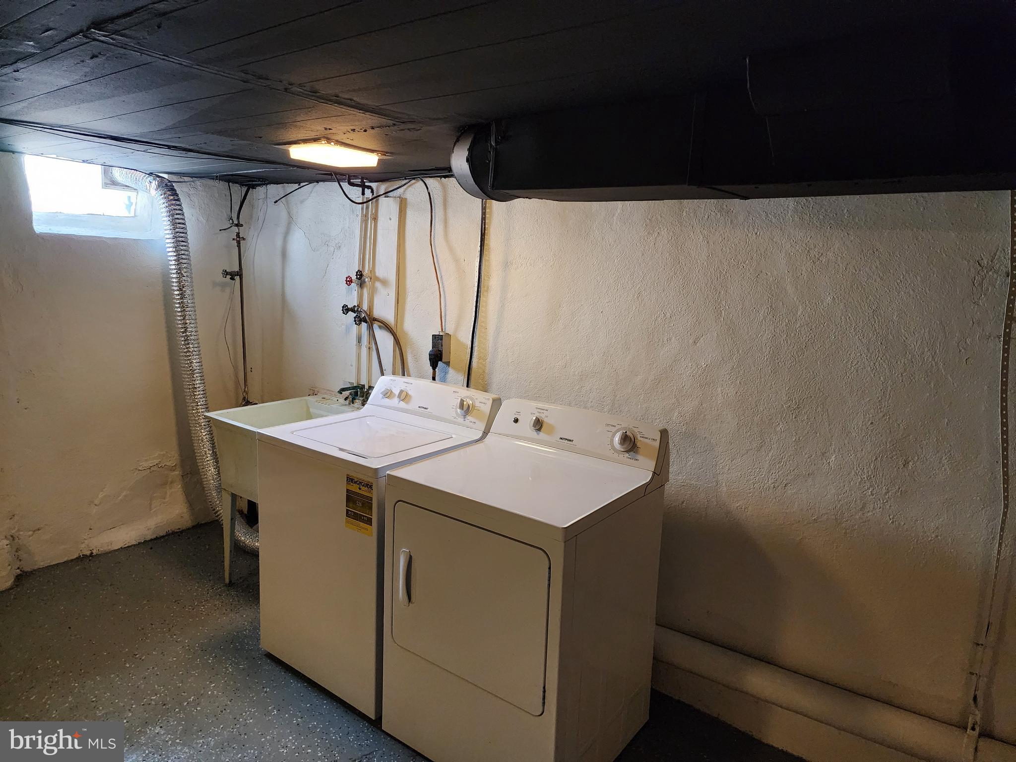 304 North 64th Street Philadelphia, PA 19139 - Photo 31 of 36 a utility room with dryer and washer