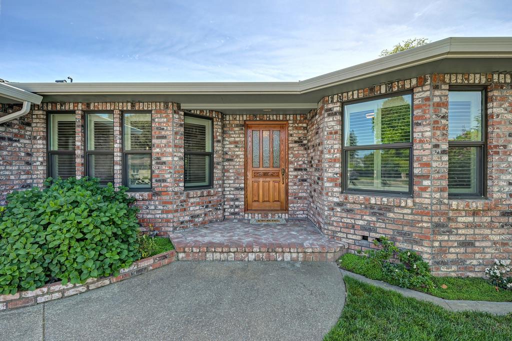 1124 Schauer Court Walnut Grove, CA 95690 - Photo 3 of 32