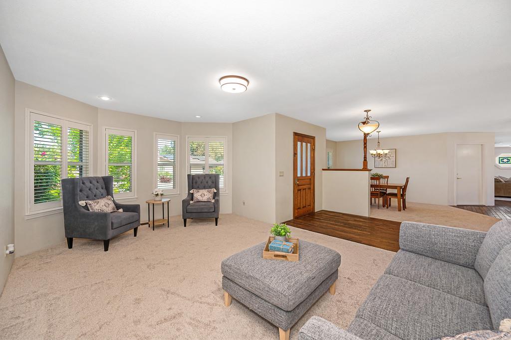 1124 Schauer Court Walnut Grove, CA 95690 - Photo 4 of 32