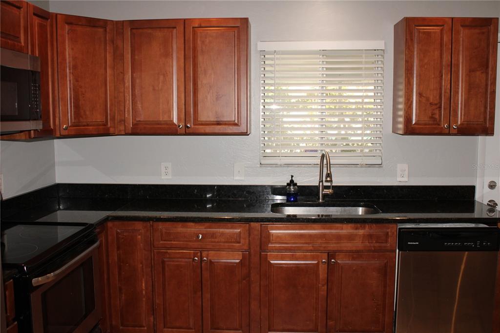 4024 13th Avenue West Bradenton, FL 34205 - Photo 5 of 32