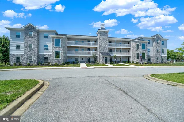 $445,000 | 201 Colonial Downs Court, Unit 2305, Newark, DE 19702