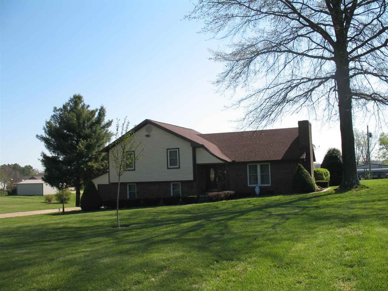 9580 Sweetwater Road Tell City, IN 47586 - Photo 3 of 17