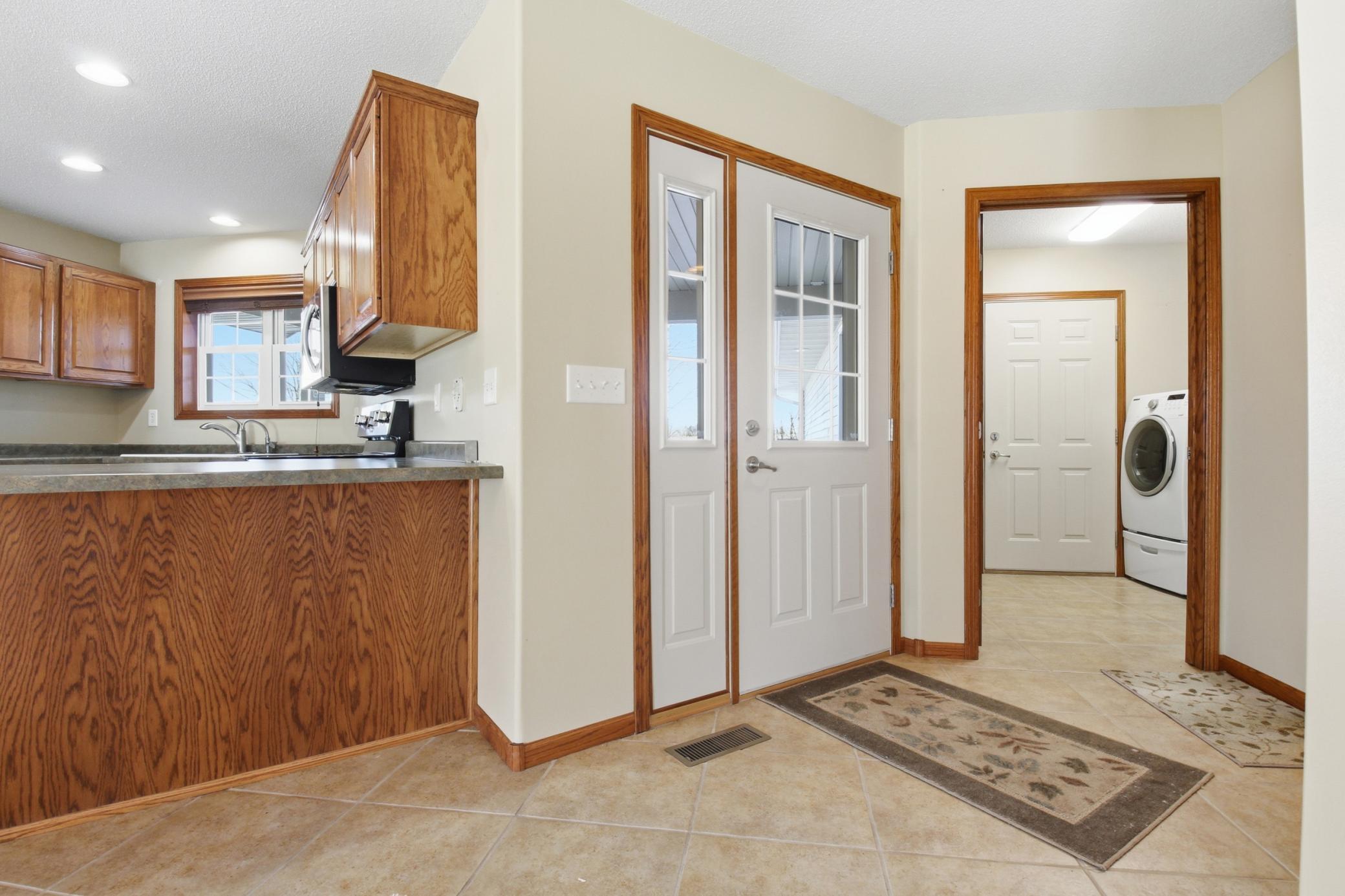 321 15th Avenue Northwest Willmar, MN 56201 - Photo 11 of 41