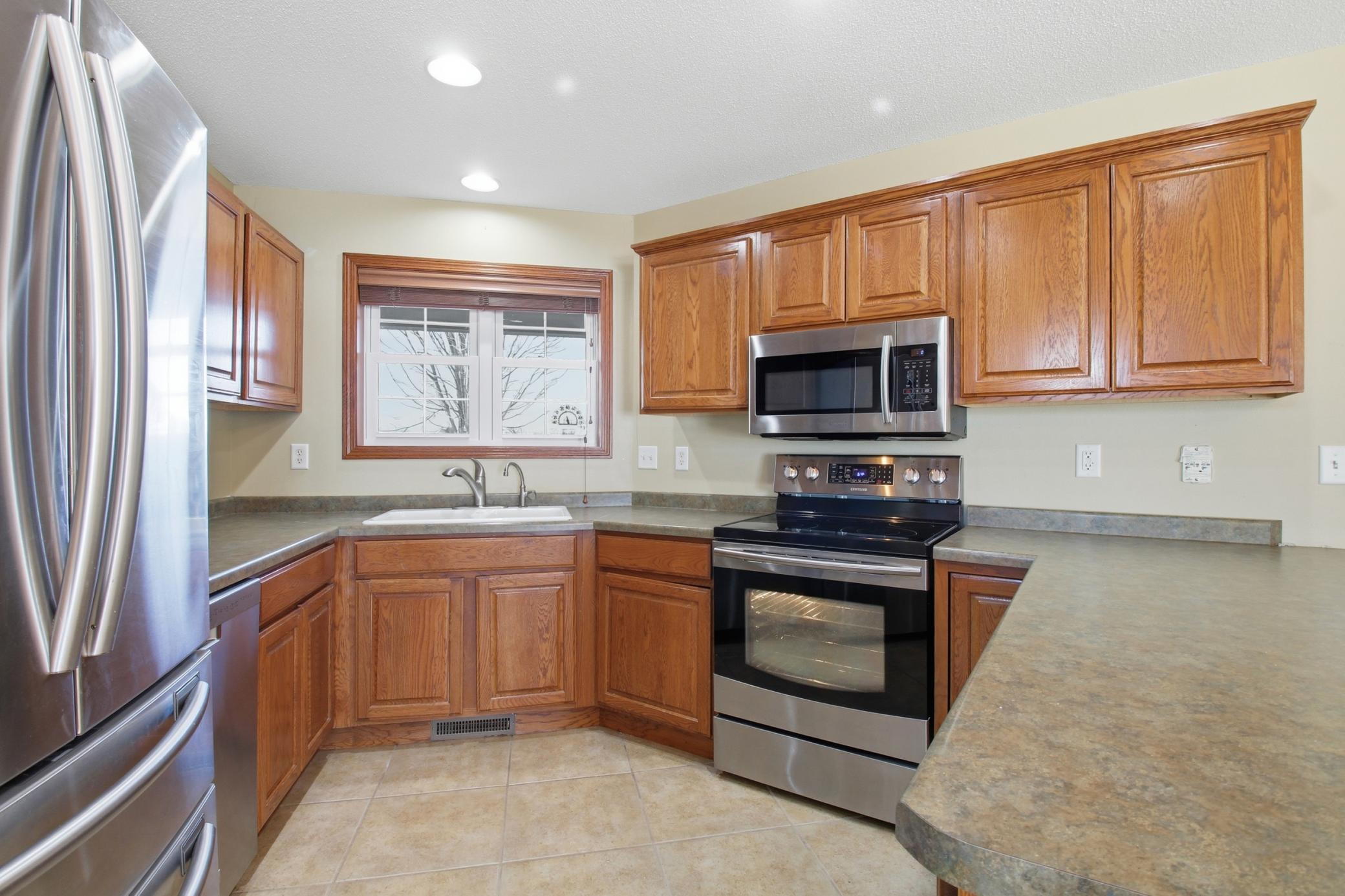 321 15th Avenue Northwest Willmar, MN 56201 - Photo 12 of 41