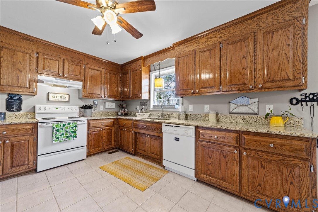 18730 Hawkins Church Road Dinwiddie, VA 23841 - Photo 11 of 39