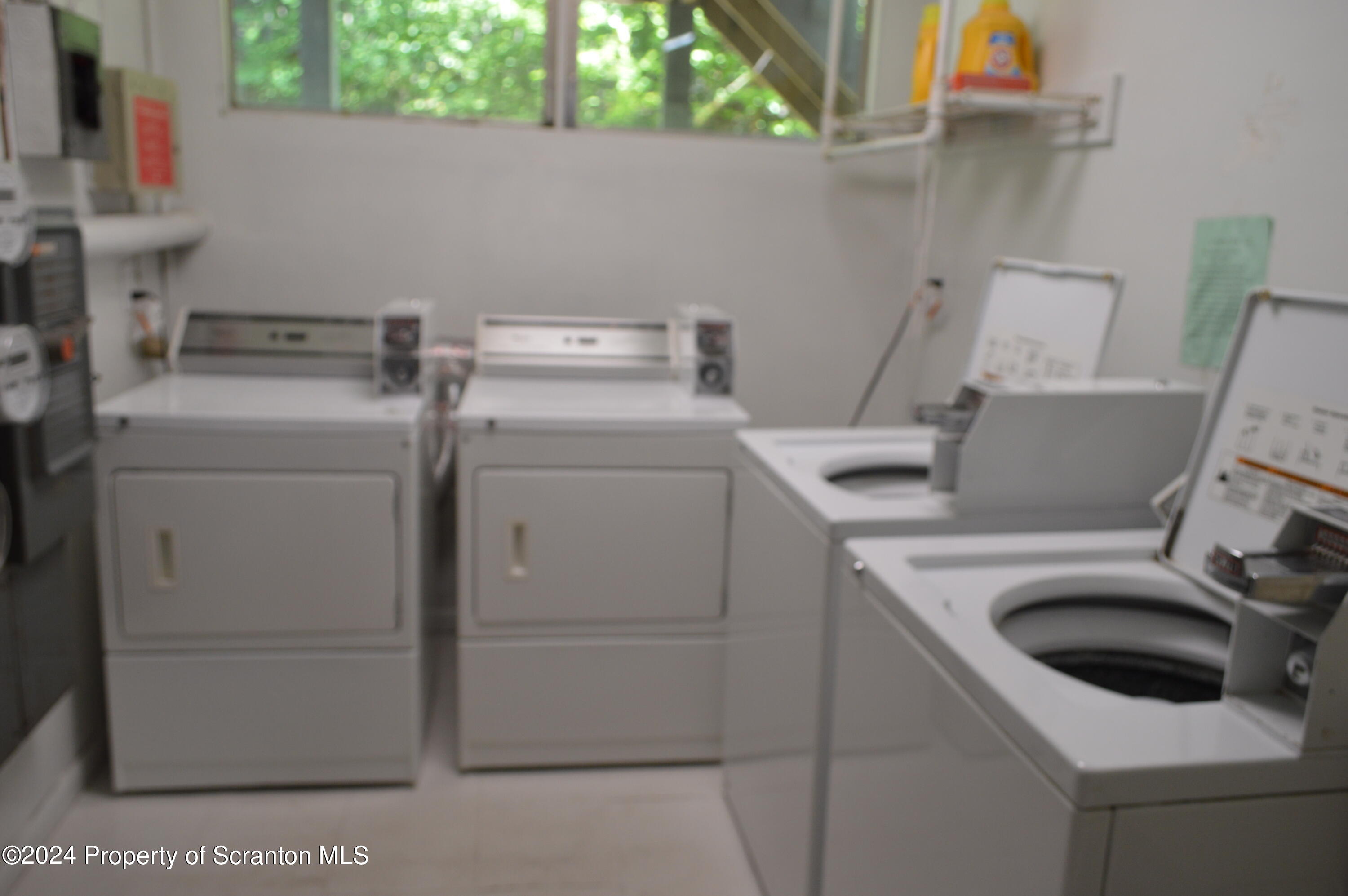 1704 Summit Pointe Scranton, PA 18508 - Photo 11 of 16 a utility room with dryer and washer