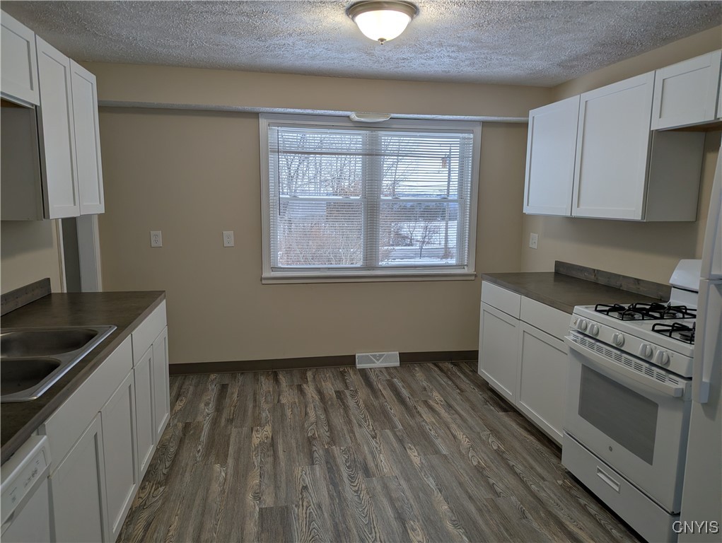 3826 Sentinel Heights Road Onondaga, NY 13084 - Photo 2 of 12