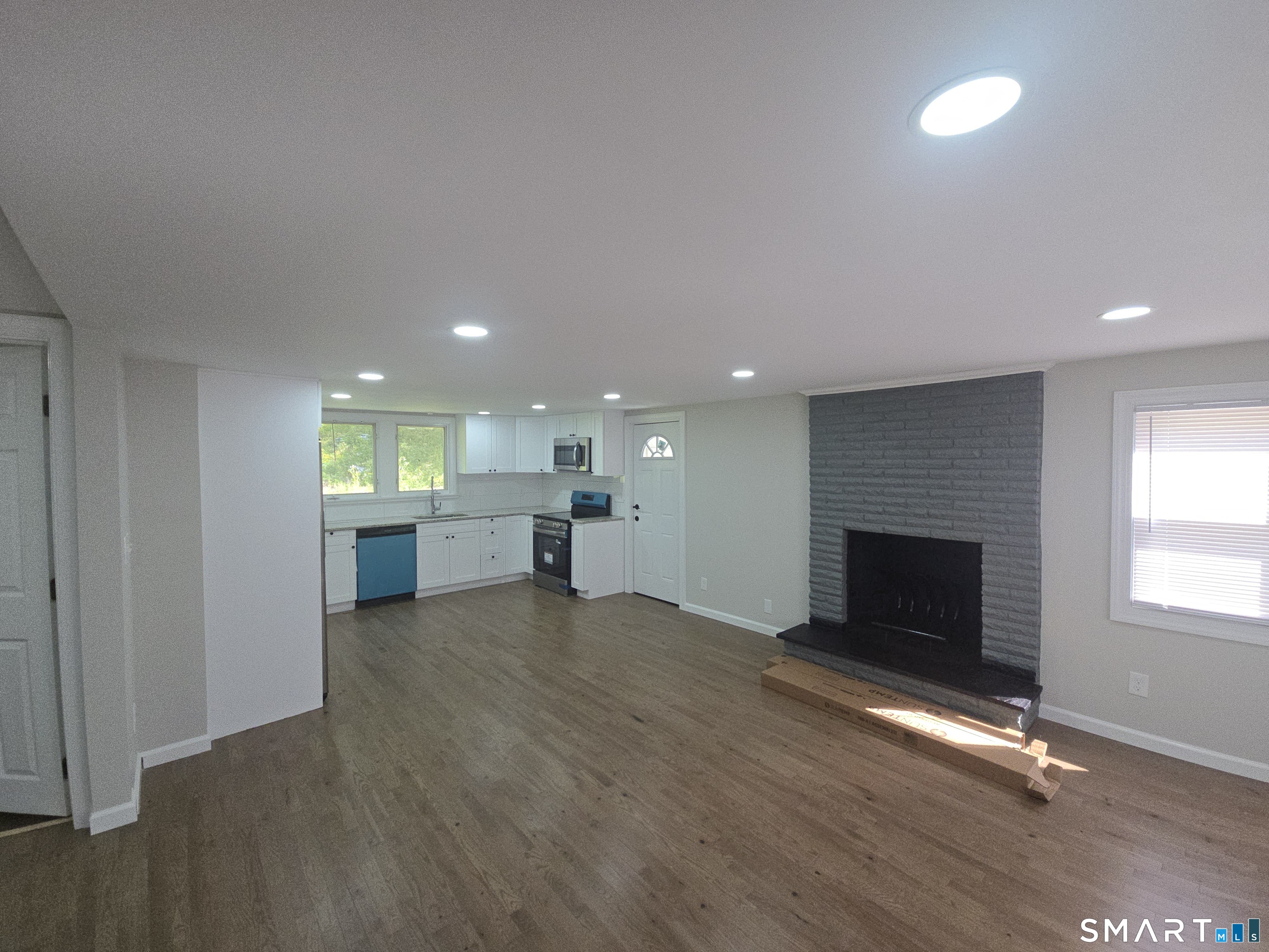 14 Parker Road Marlborough, CT 06447 - Photo 5 of 25 Gallery Image 5