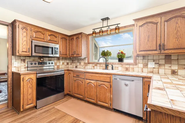 $460,000 | 3013 Bluffs Drive, Mound, MN 55364