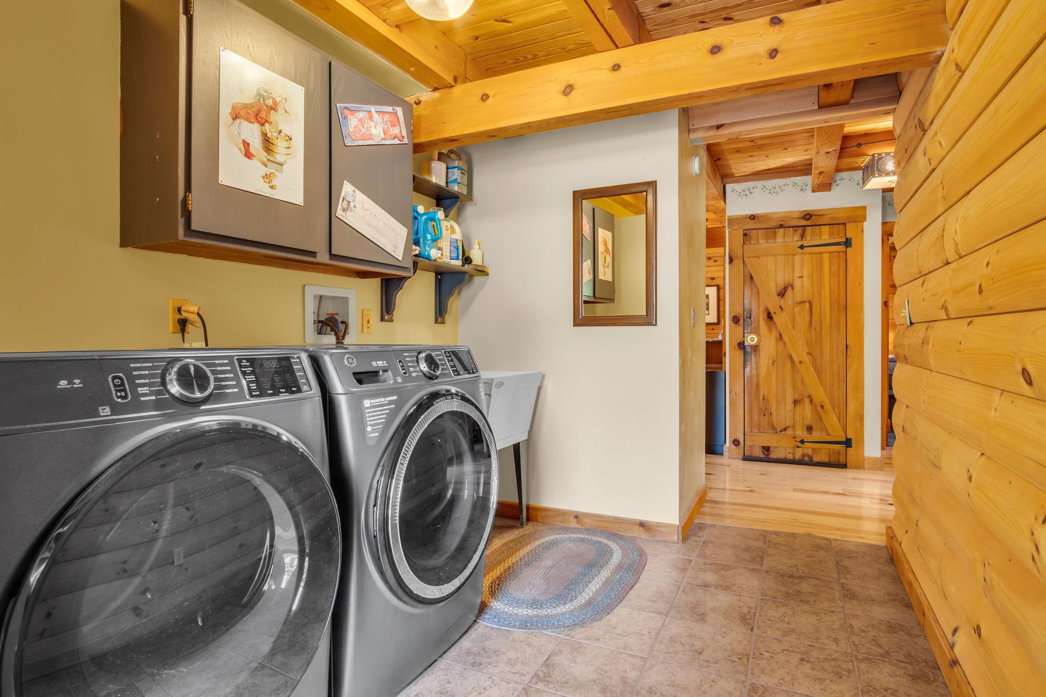 83 South Mountain Road Robesonia, PA 19551 - Photo 24 of 63 Laundry/ mudroom