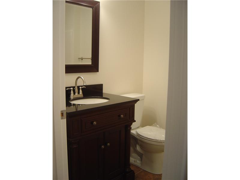 189 Winnapaug Road Westerly, RI 02891 - Photo 15 of 21 Bathroom.