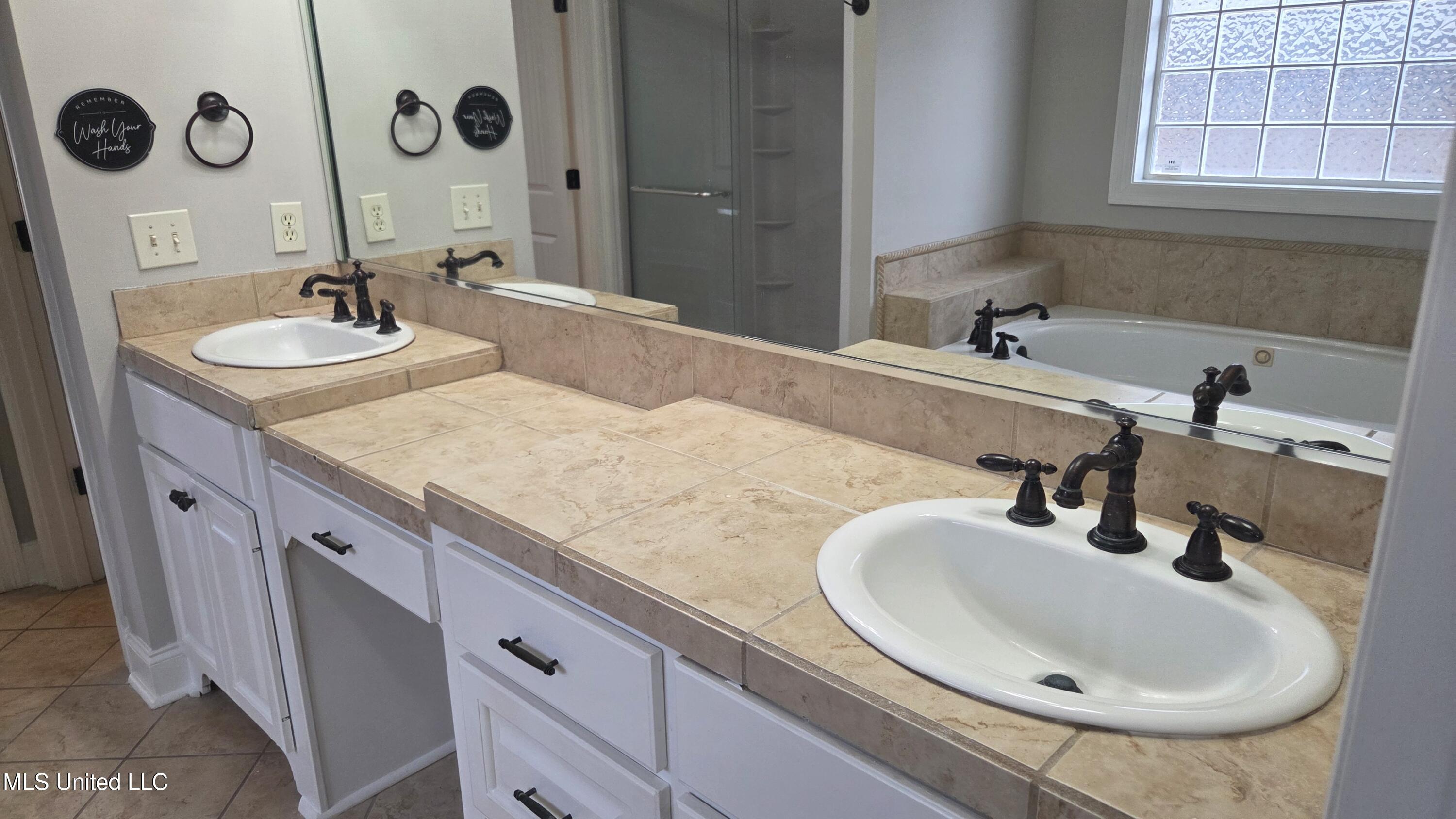 539 Turtle Lane Brandon, MS 39047 - Photo 23 of 40 MASTER BATH