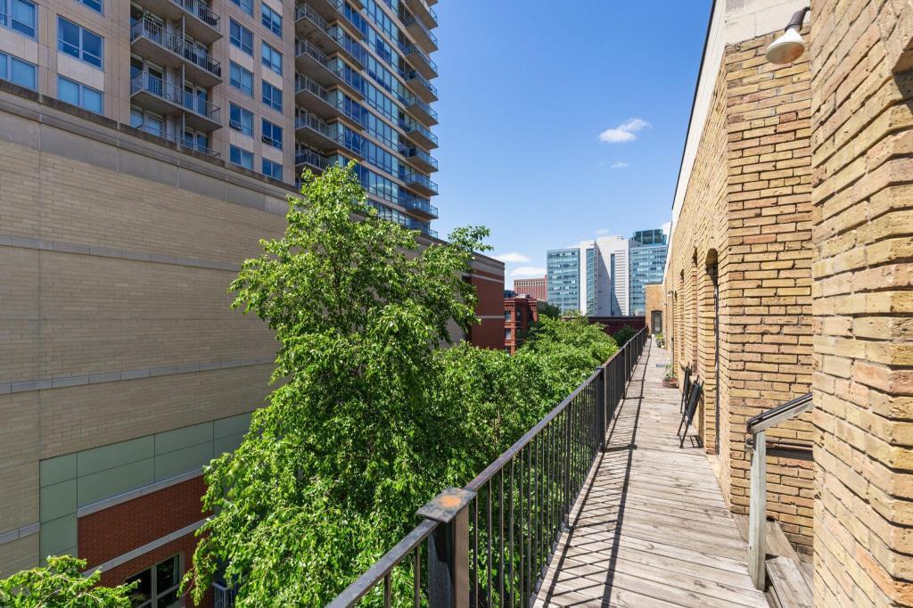 609 South 9th Street, Unit 8 Minneapolis, MN 55404 - Photo 16 of 30