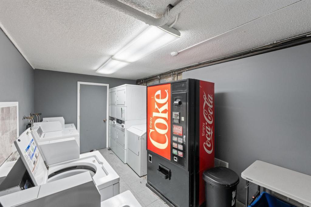 609 South 9th Street, Unit 8 Minneapolis, MN 55404 - Photo 26 of 30