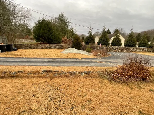 $409,900 | 922 Plainfield Pike, Scituate, RI 02857