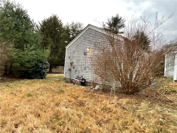 $409,900 | 922 Plainfield Pike, Scituate, RI 02857