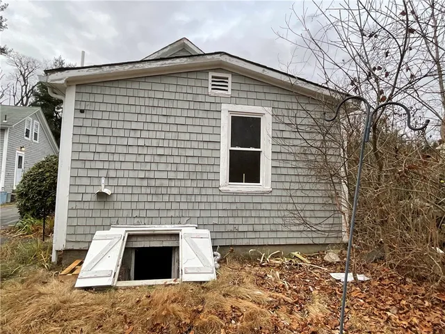 $409,900 | 922 Plainfield Pike, Scituate, RI 02857