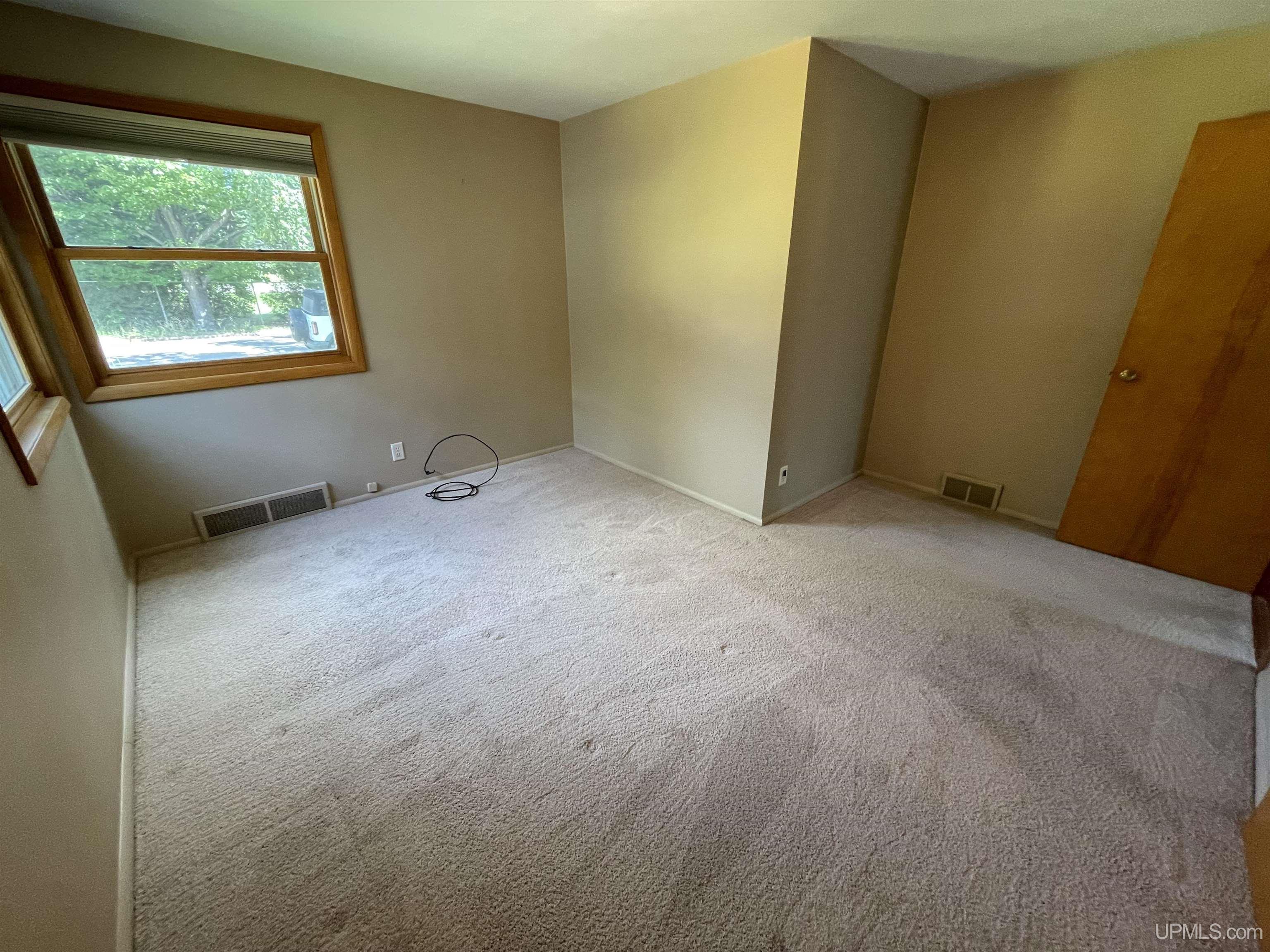 735 West Ridge Street Marquette, MI 49855 - Photo 11 of 21 Gallery Image 11