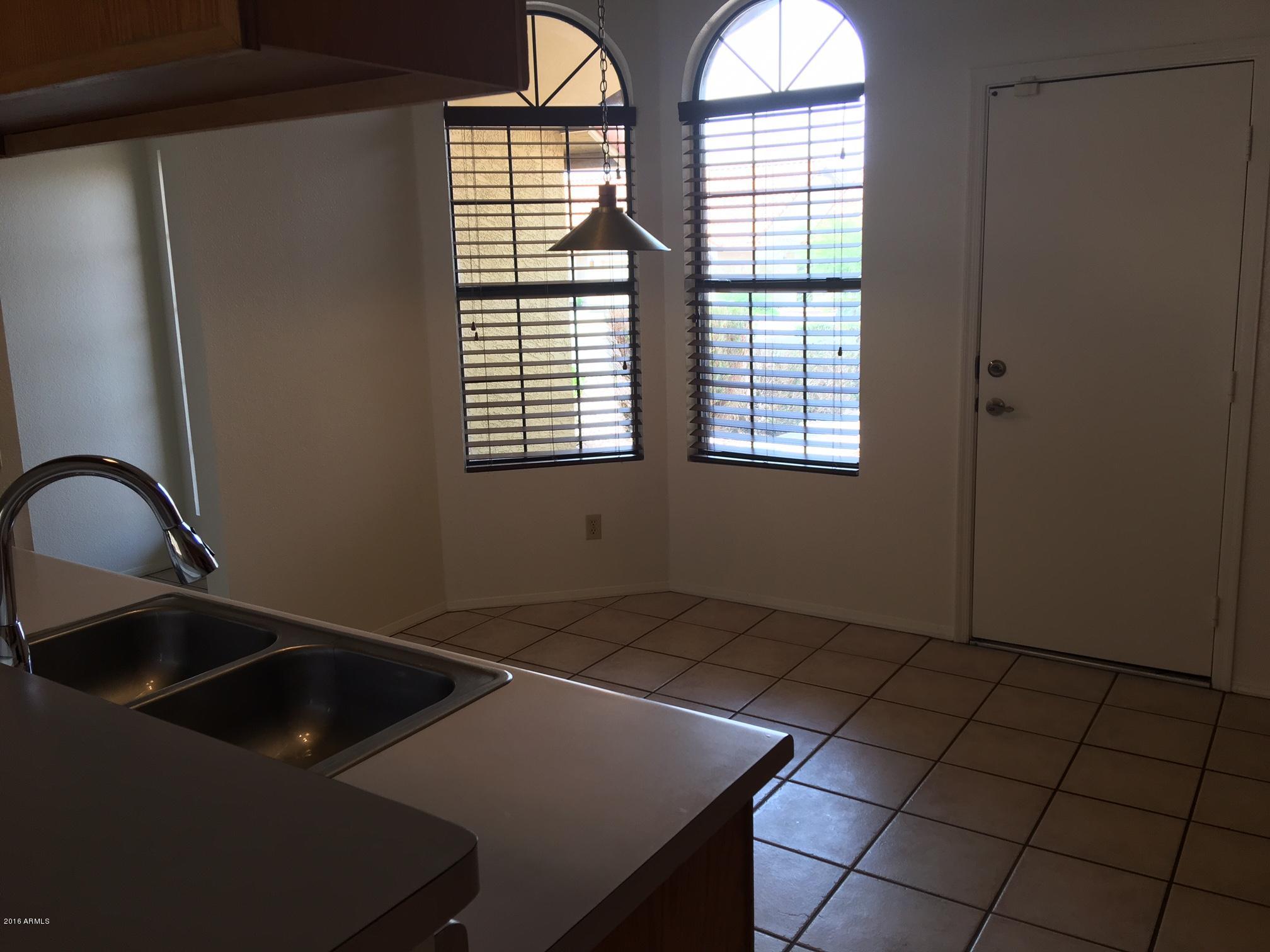 2754 East Rockledge Road Phoenix, AZ 85048 - Photo 6 of 17 Rockledge Eat-In-Kitchen