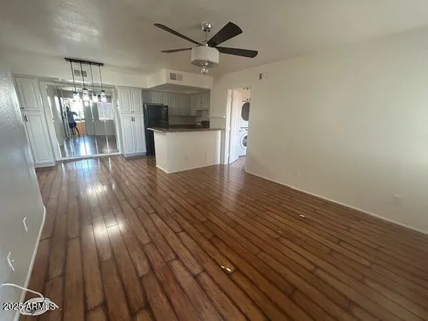 $1,000 | 3601 West Tierra Buena Lane, Unit 236, Phoenix, AZ 85053