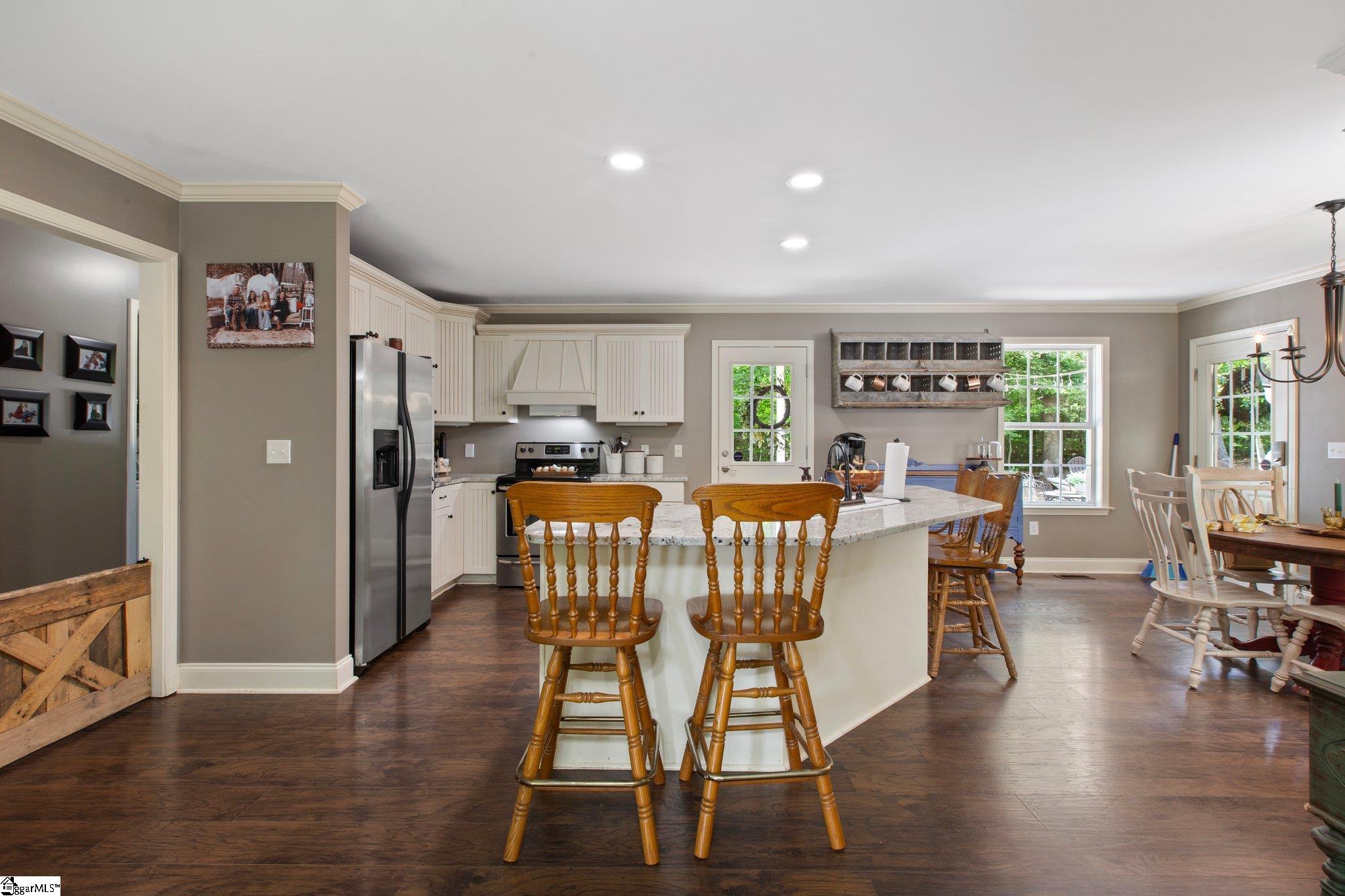 254 Bramlett Road Taylors, SC 29687 - Photo 11 of 36