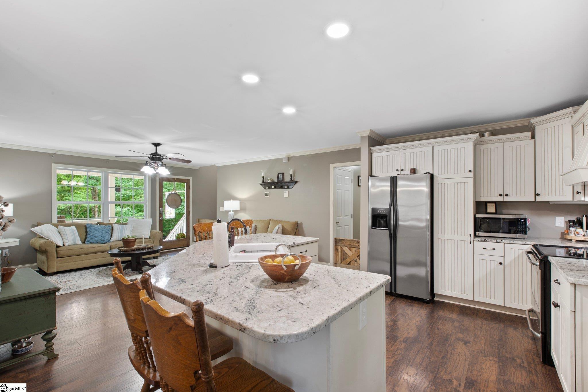 254 Bramlett Road Taylors, SC 29687 - Photo 14 of 36