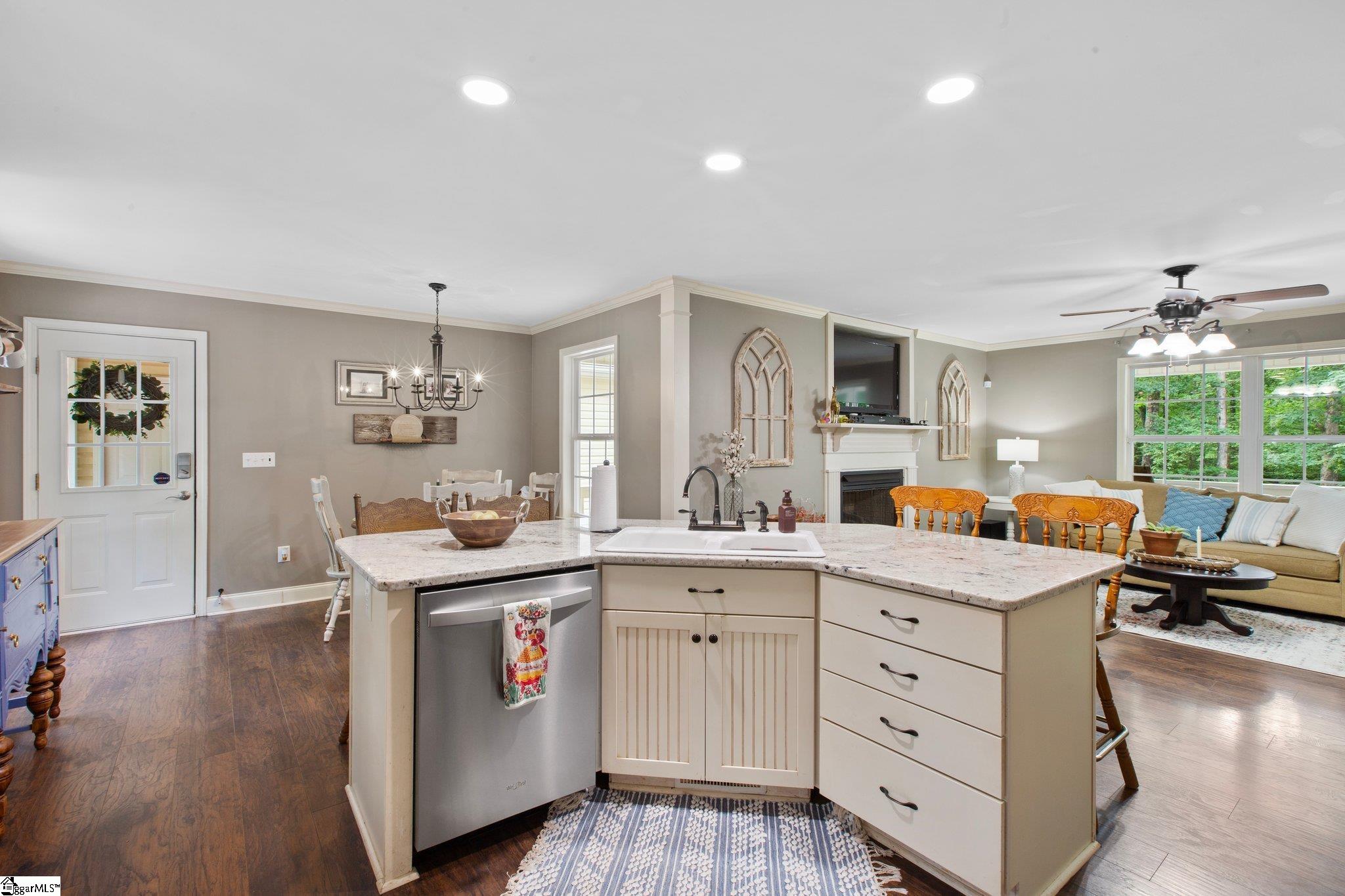 254 Bramlett Road Taylors, SC 29687 - Photo 15 of 36