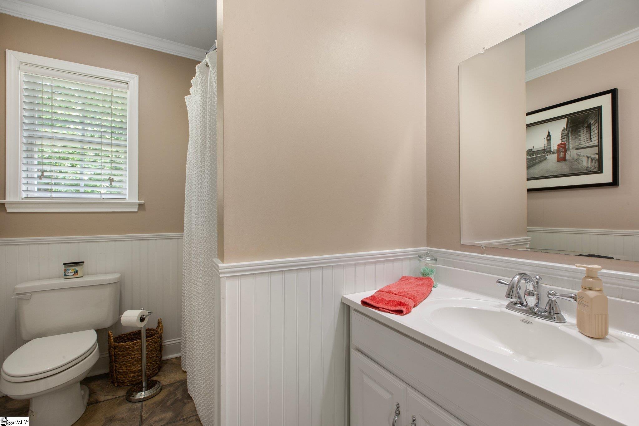 254 Bramlett Road Taylors, SC 29687 - Photo 18 of 36