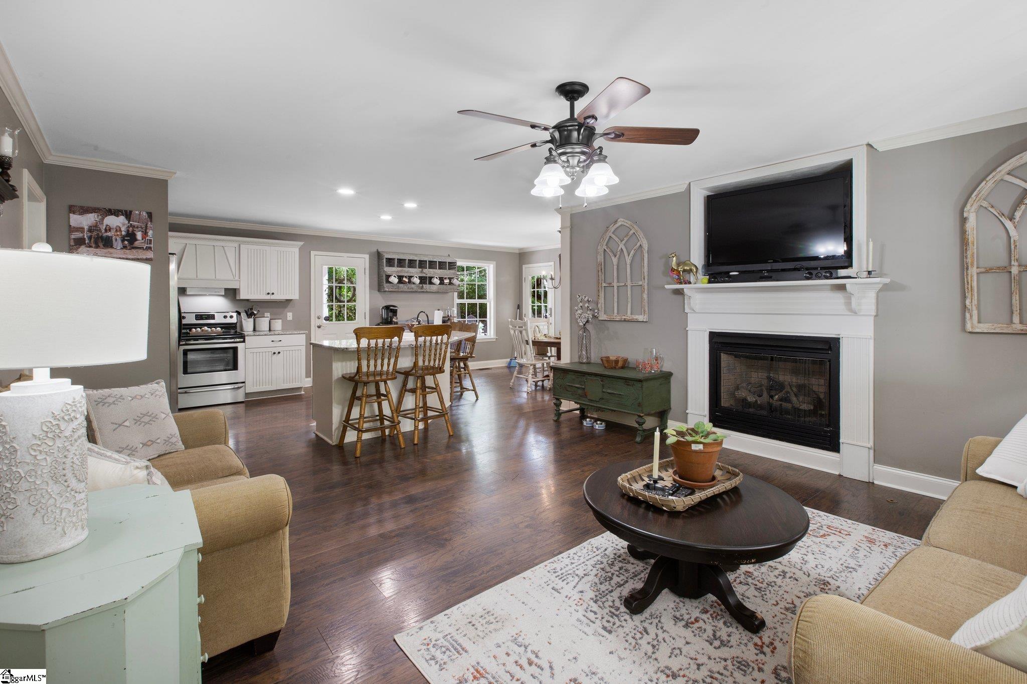 254 Bramlett Road Taylors, SC 29687 - Photo 8 of 36