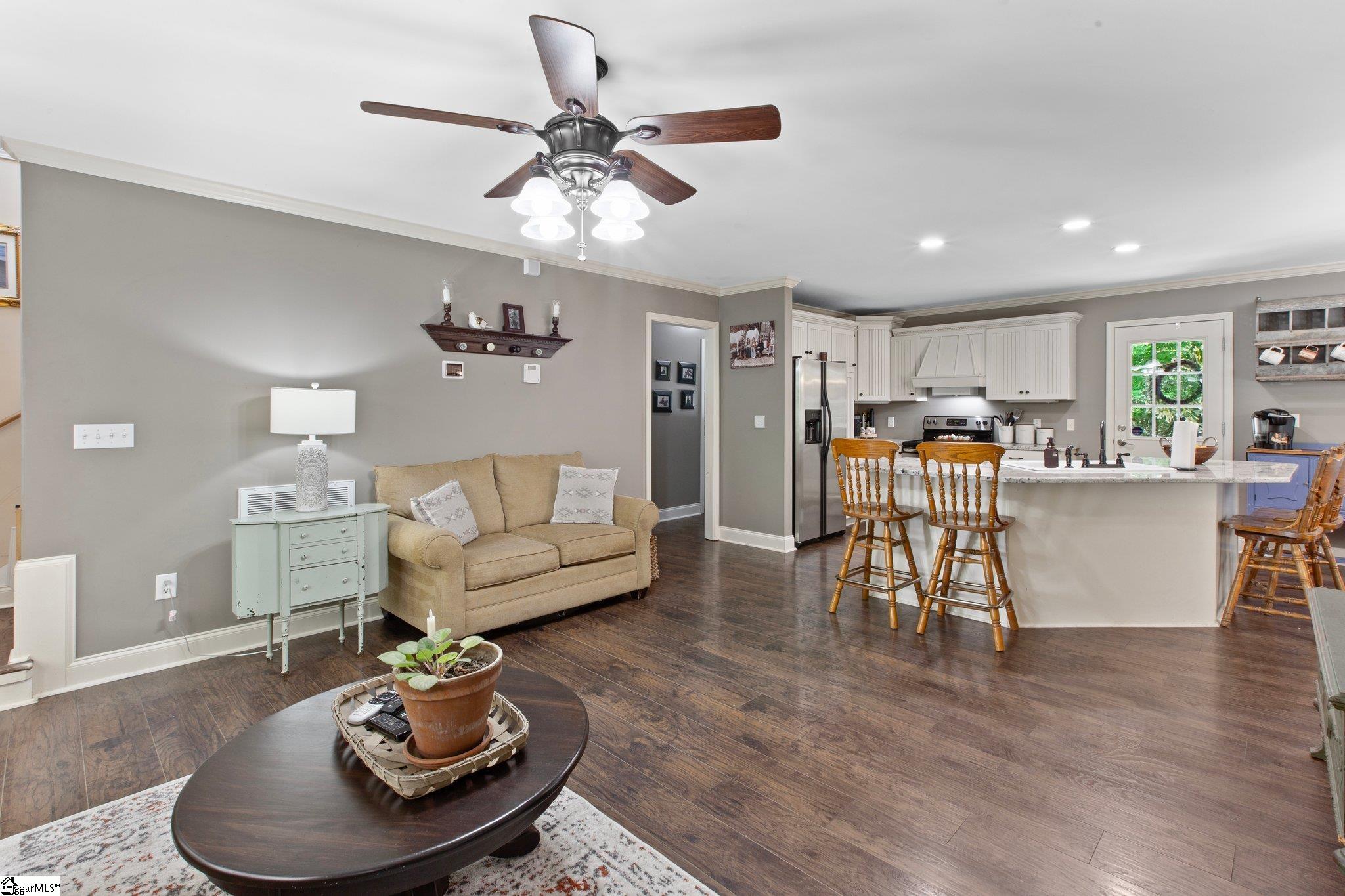 254 Bramlett Road Taylors, SC 29687 - Photo 9 of 36