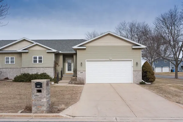 $415,000 | 100 Jennifer Circle, Mount Horeb, WI 53572